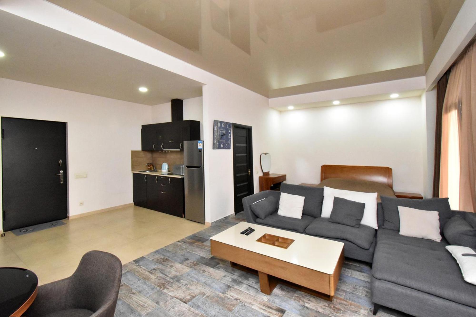 Yars Apartments Ереван Екстериор снимка