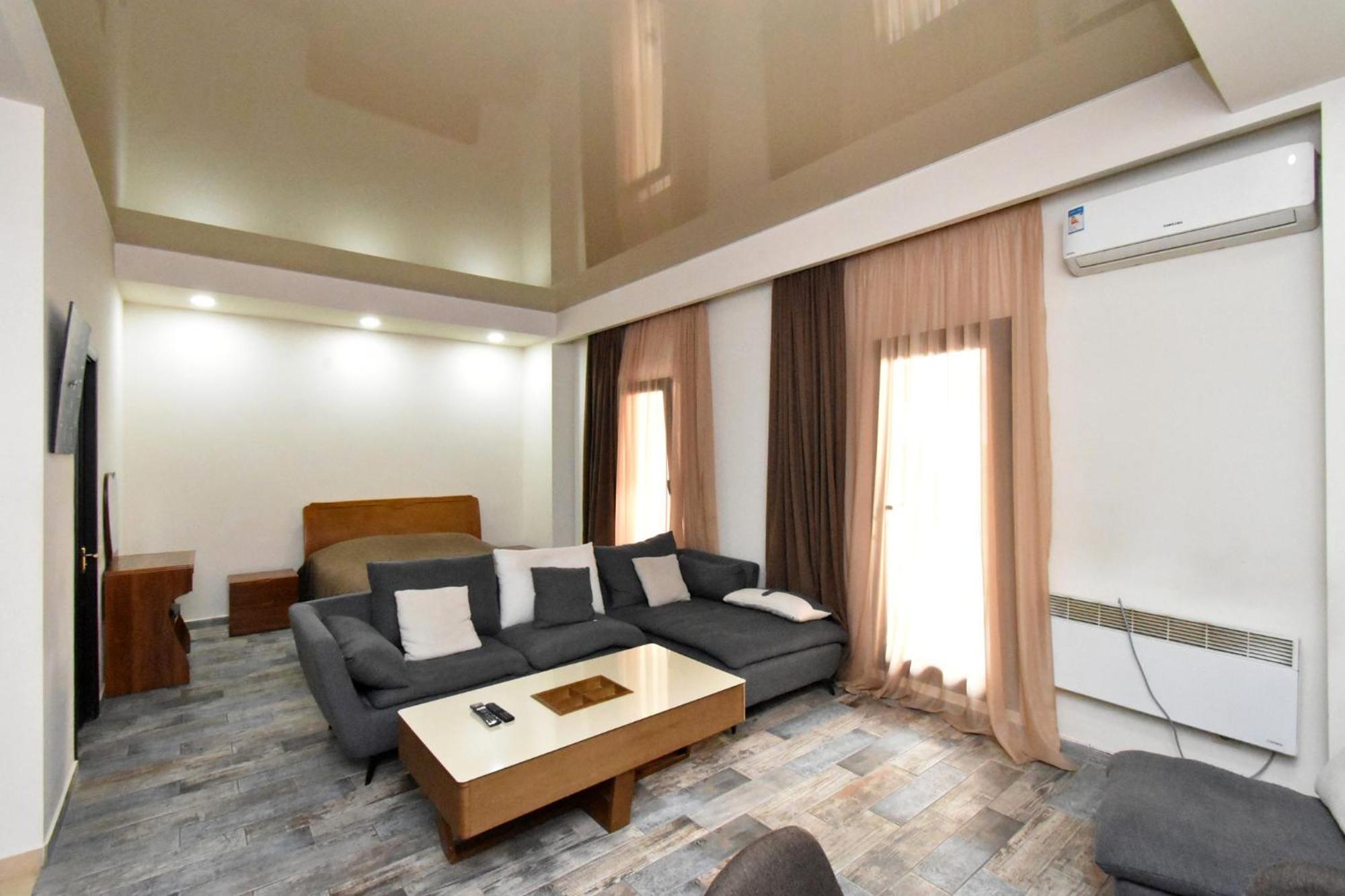 Yars Apartments Ереван Екстериор снимка