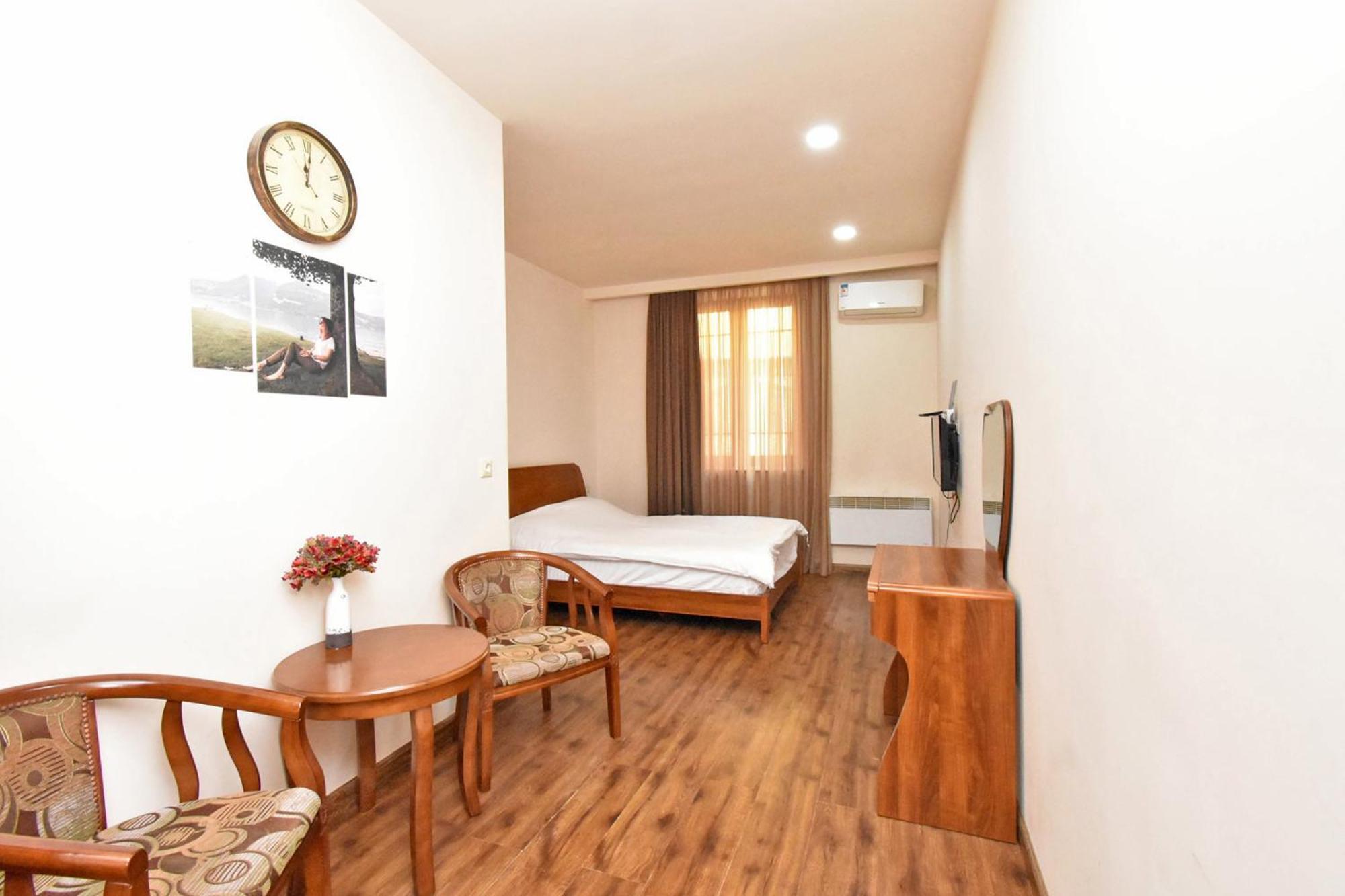 Yars Apartments Ереван Екстериор снимка